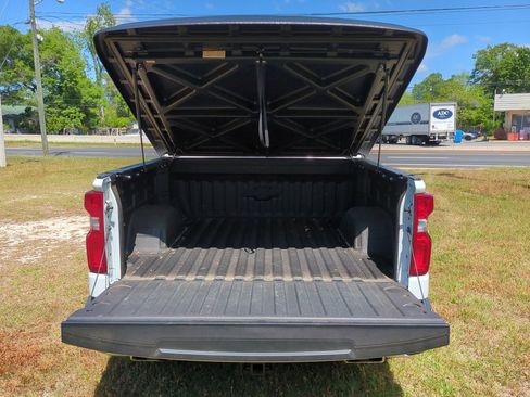 Certified 2022 Chevrolet Silverado 1500 RST AWD/4WD image 16