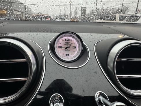 Used 2020 Bentley Bentayga V8 image 15