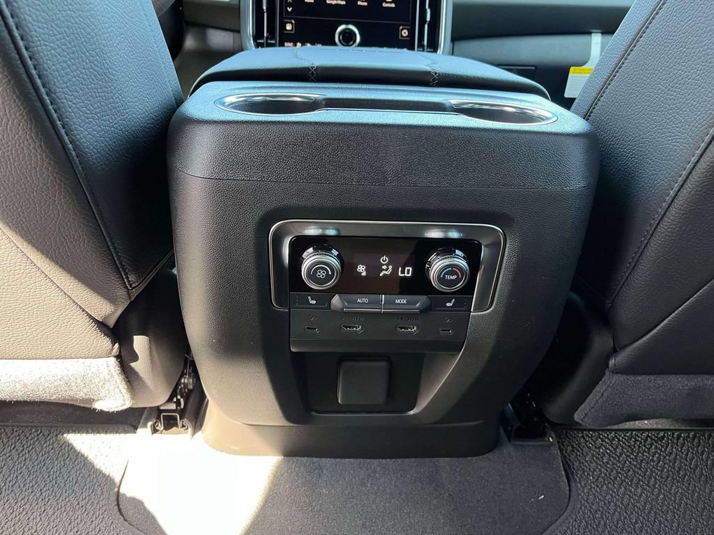 New 2026 GMC Yukon Denali w/ Advanced Technology Package AWD/4WD image 14