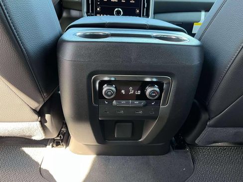 New 2026 GMC Yukon Denali w/ Advanced Technology Package AWD/4WD image 14