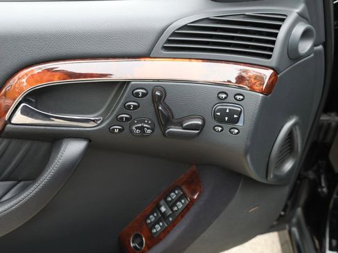 Used 2006 Mercedes-Benz S 500 4MATIC image 14