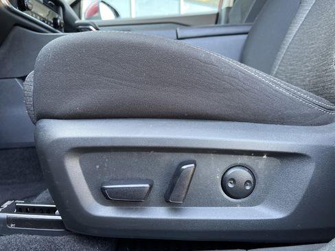 Used 2023 Nissan Rogue SV image 16