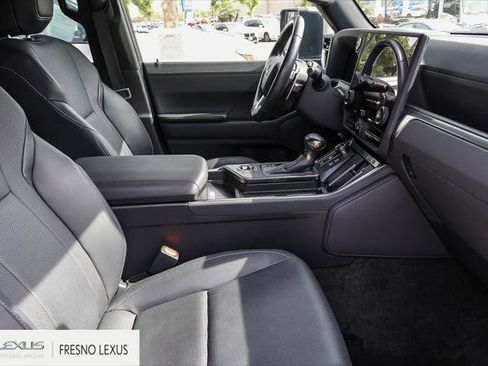 Certified 2024 Lexus GX 550 w/ Accessory Package (Z1) AWD/4WD image 11