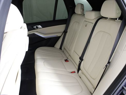 Used 2022 BMW X5 xDrive45e w/ Premium Package image 19