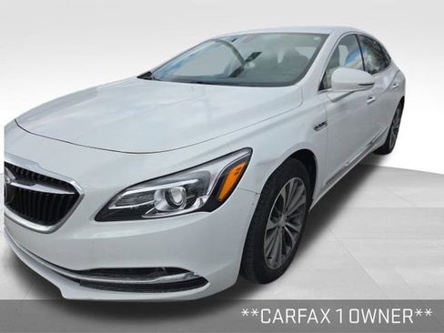 Used 2018 Buick LaCrosse Preferred image 2