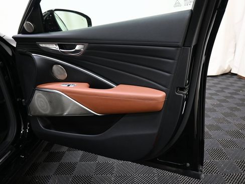 Used 2019 Kia K900 Luxury w/ VIP Package image 28