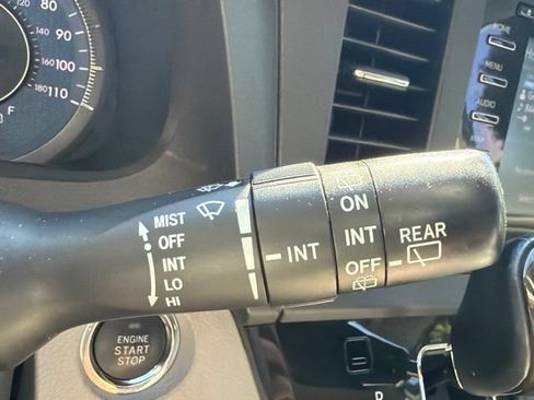 Used 2018 Toyota Sienna XLE w/ XLE Navigation Package FWD image 25