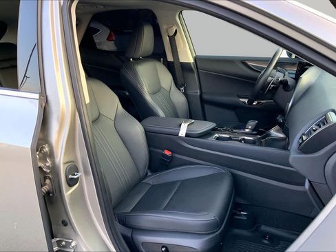 Used 2025 Lexus NX 250 FWD w/ Accessory Package (2T) image 9