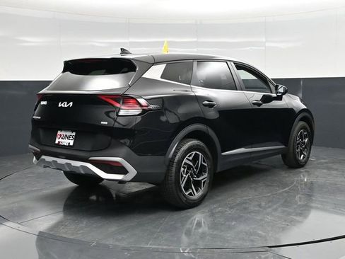 Used 2025 Kia Sportage LX image 8