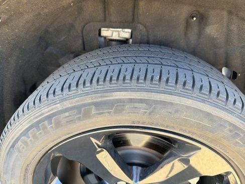 Used 2023 Jeep Grand Cherokee L Laredo image 33