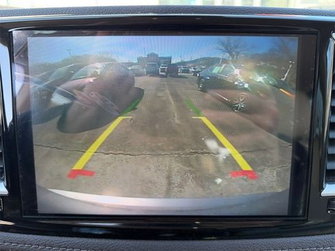 Used 2021 Chrysler Pacifica Touring-L image 21