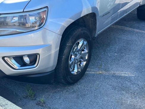 Used 2017 Chevrolet Colorado LT w/ LT Convenience Package AWD/4WD image 4