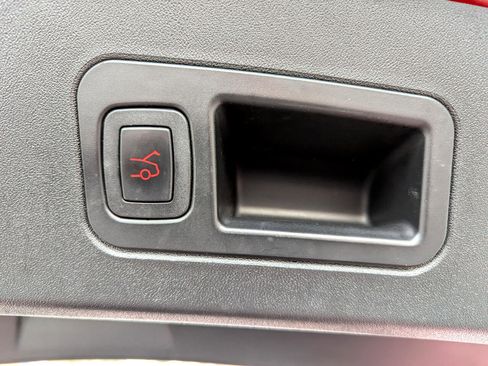 Used 2015 Tesla Model S AWD image 39