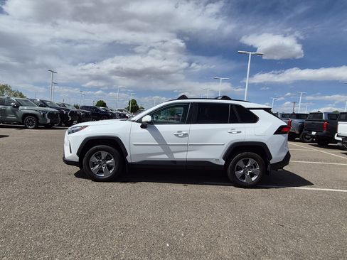 Certified 2022 Toyota RAV4 XLE AWD/4WD image 2