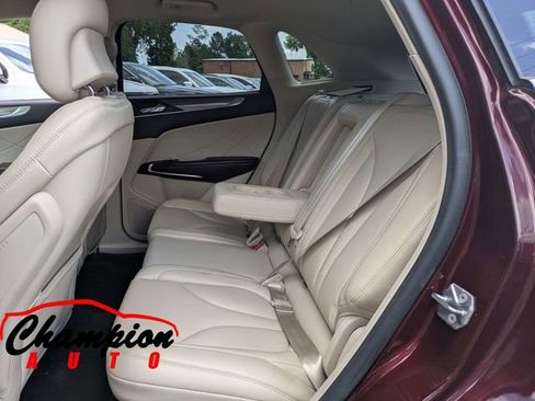 Used 2019 Lincoln MKC Premiere FWD image 18