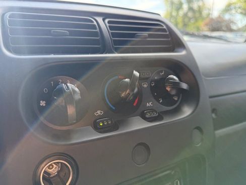 Used 2004 Nissan Xterra XE image 34