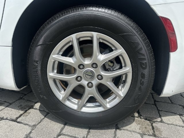 Used 2024 Chrysler Pacifica Touring FWD image 11
