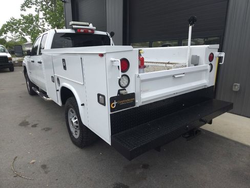 Used 2017 Chevrolet Silverado 2500 W/T AWD/4WD image 3