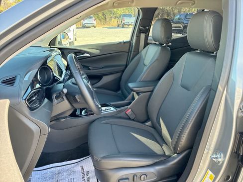 Used 2023 Buick Encore GX Select w/ Sport Touring Package image 18