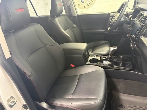 Used 2024 Toyota 4Runner TRD Off-Road Premium w/ Moonroof Package AWD/4WD image 15