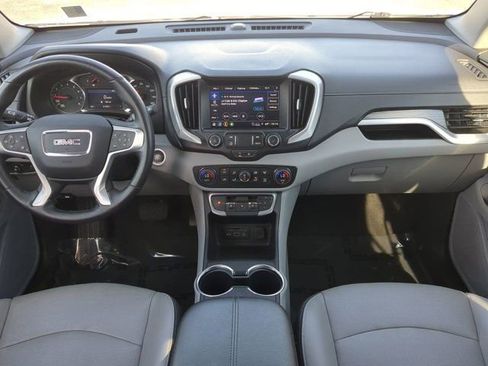 Used 2024 GMC Terrain SLT image 15