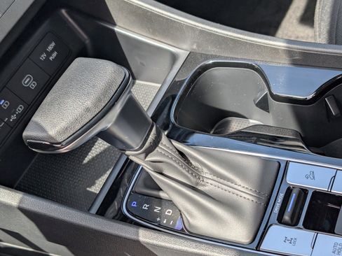 Used 2025 Hyundai Santa Cruz SE AWD/4WD image 28