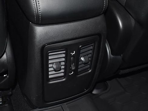 Certified 2024 Dodge Durango SXT image 29