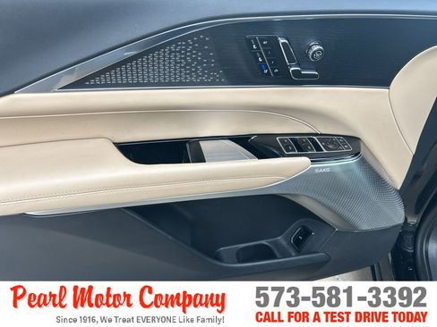 Used 2024 Cadillac Lyriq Luxury w/ Nappa Leather Package AWD/4WD image 9