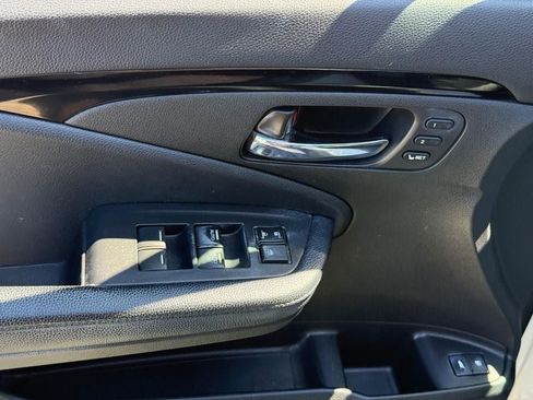 Used 2017 Honda Pilot Touring image 18
