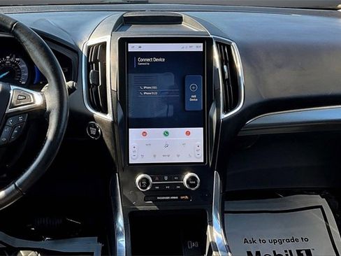 Used 2024 Ford Edge Titanium image 9