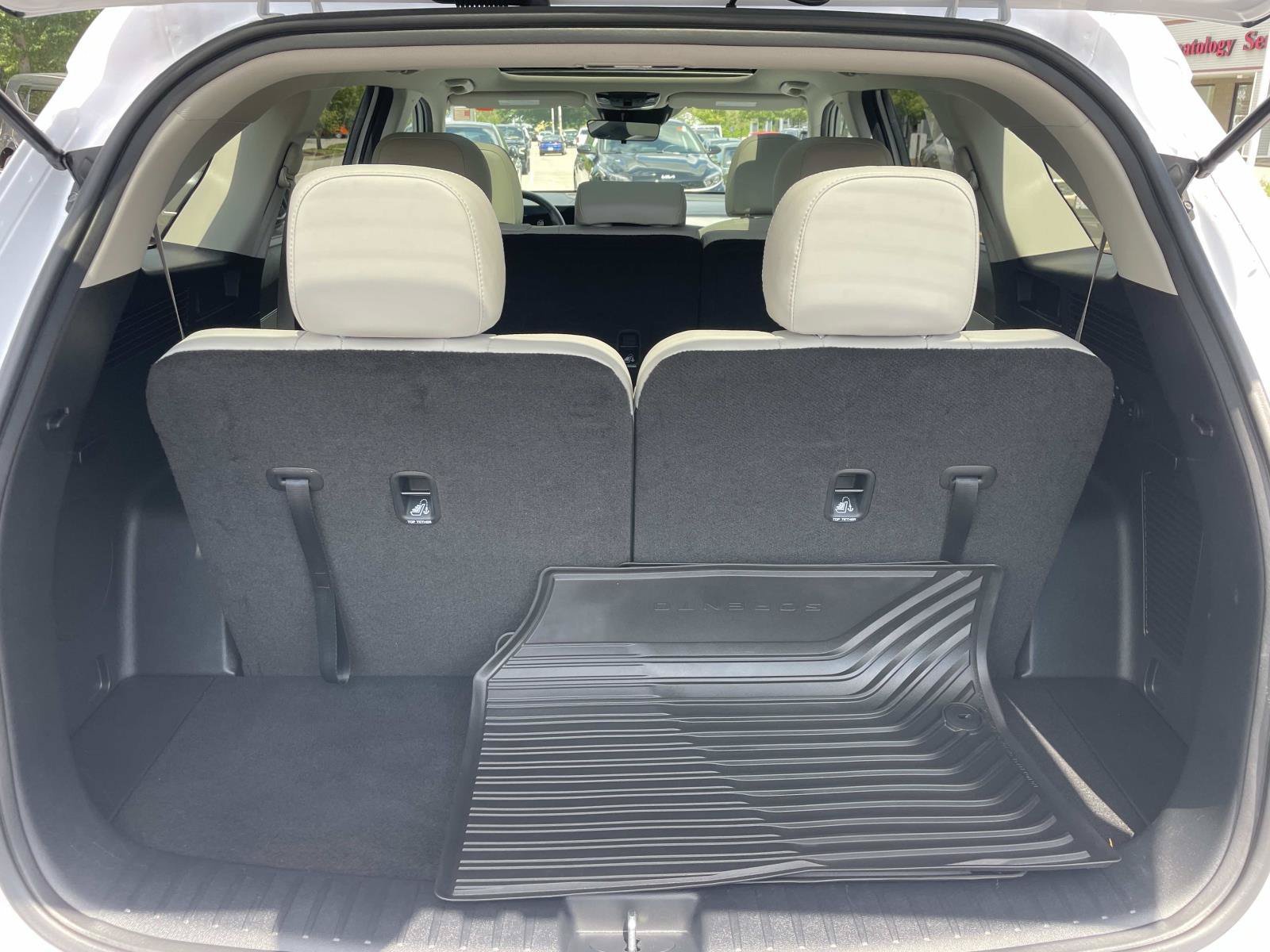 Used 2025 Kia Sorento S w/ Panoramic Sunroof Package FWD image 6