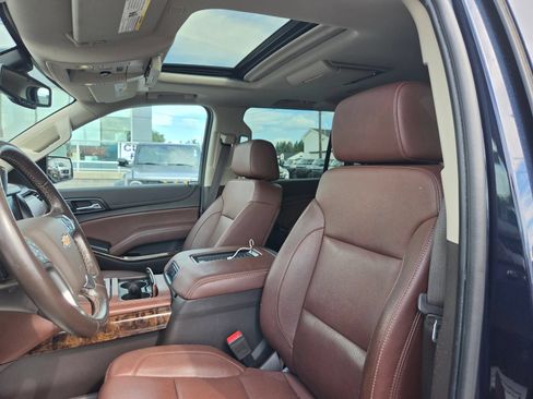 Used 2020 Chevrolet Suburban Premier AWD/4WD image 13