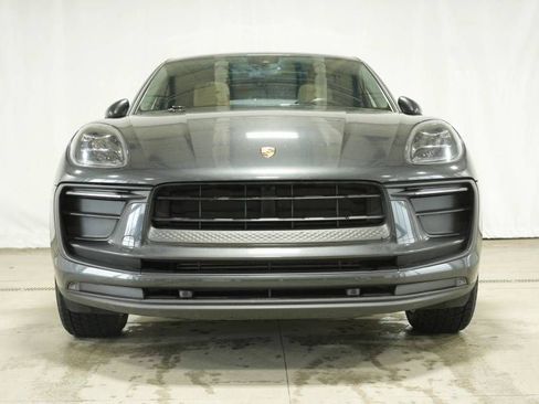 Certified 2022 Porsche Macan AWD/4WD image 11