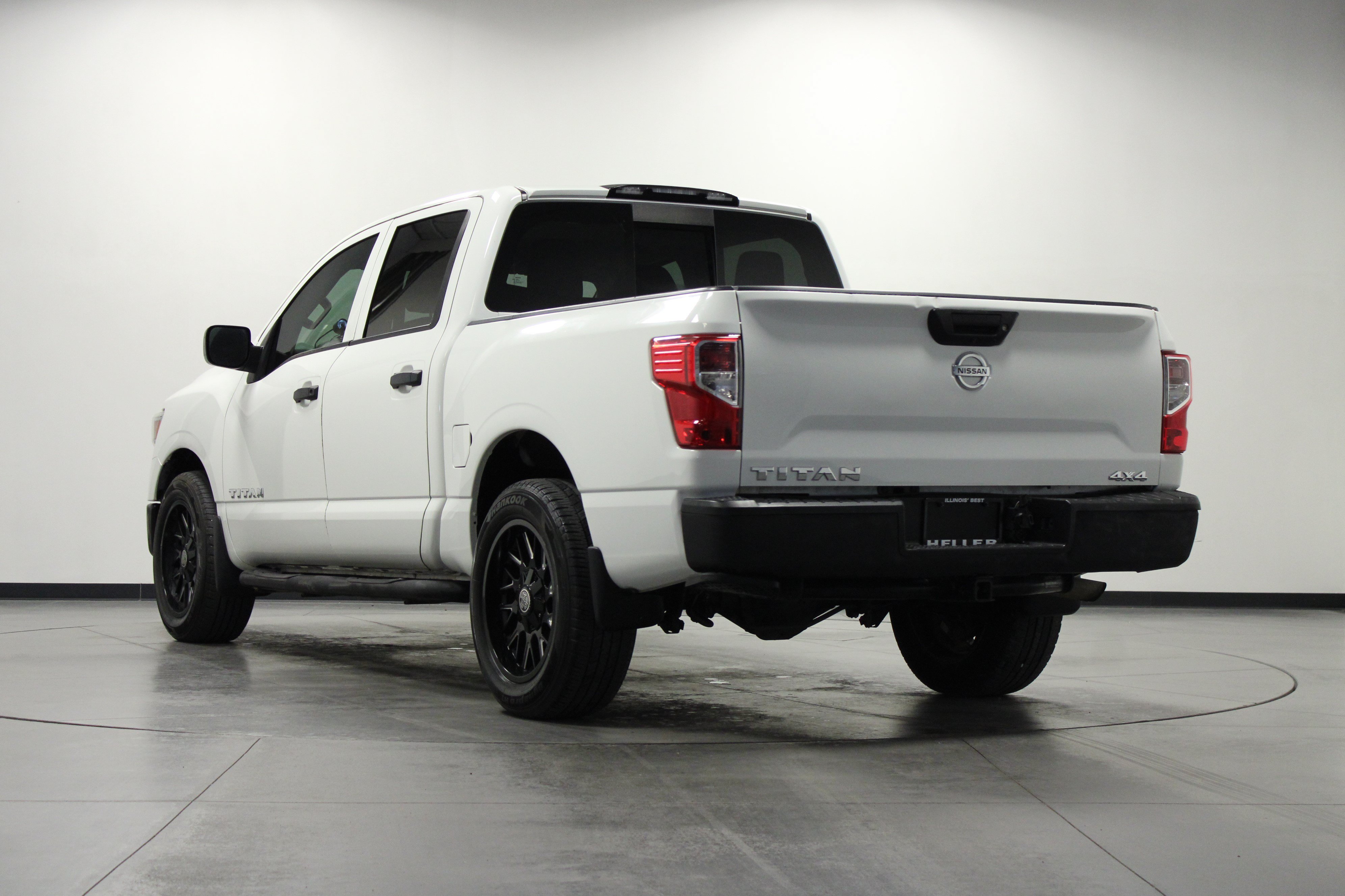 Used 2019 Nissan Titan S AWD/4WD image 6