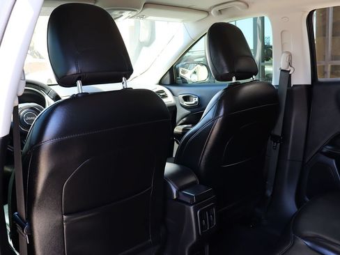 Used 2020 Jeep Compass Latitude FWD image 31