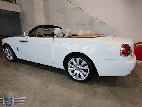 Used 2017 Rolls-Royce Dawn RWD image 50