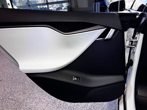 Used 2021 Tesla Model S Performance image 34