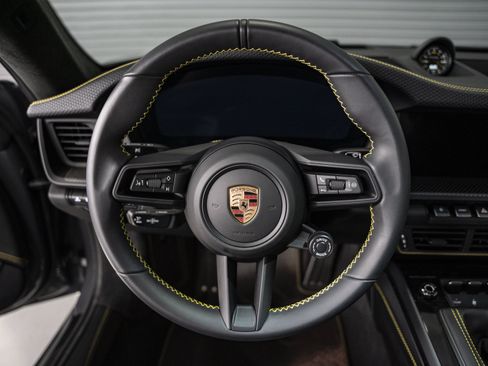 Used 2025 Porsche 911 GT3 RWD image 38