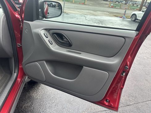 Used 2003 Ford Escape XLS image 20