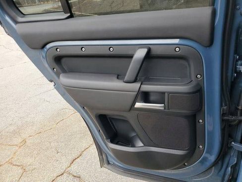 Used 2025 Land Rover Defender 110 S image 10