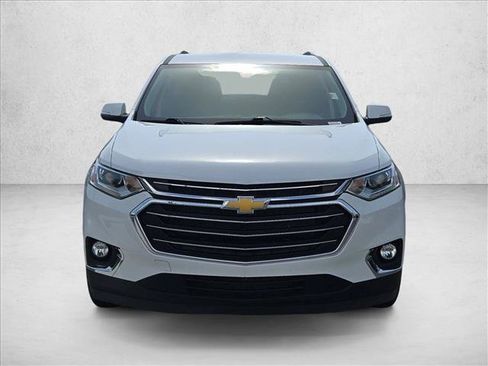 Used 2021 Chevrolet Traverse LT FWD image 2