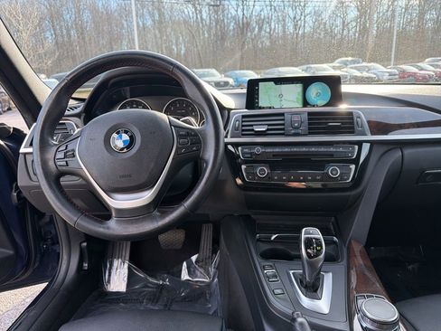 Used 2017 BMW 330i xDrive Sedan w/ Premium Package image 15