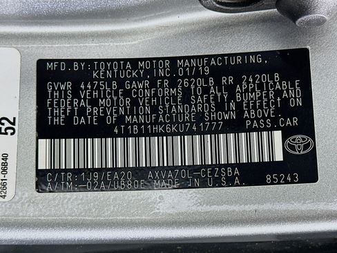 Used 2019 Toyota Camry SE FWD image 12