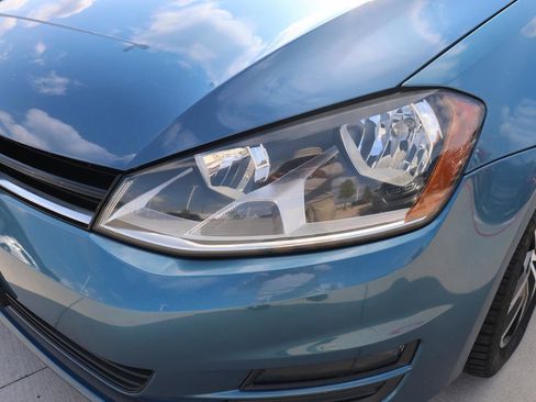 Used 2015 Volkswagen Golf 4-Door image 10