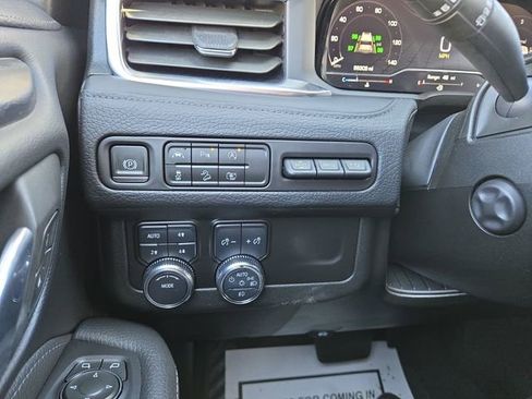 Used 2024 GMC Yukon XL Denali AWD/4WD image 20