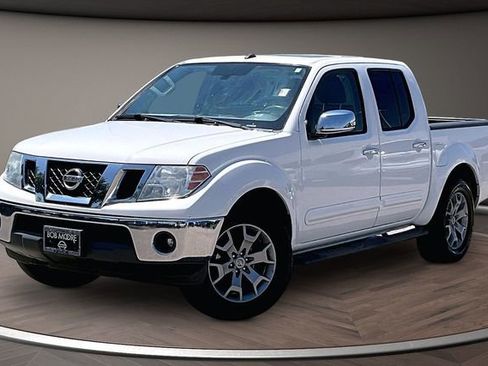 Used 2019 Nissan Frontier SL RWD image 1