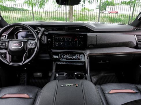 Used 2024 GMC Sierra 2500 AT4 w/ AT4 Premium Plus Package AWD/4WD image 18
