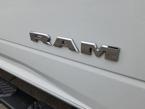 Used 2023 RAM 2500 Big Horn w/ Level 1 Equipment Group image 28