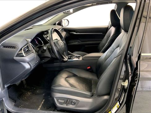 Used 2020 Toyota Camry XSE image 15