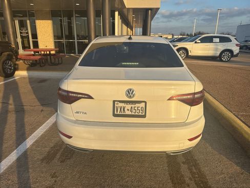 Used 2020 Volkswagen Jetta R-Line image 6